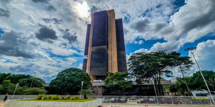 Bancos transferem R$ 5,7 bi de valores esquecidos para o Desenrola