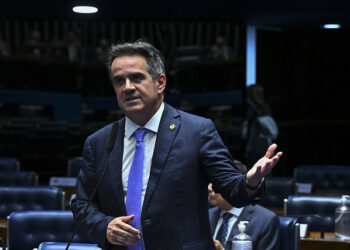 “Se for culpado, tem que pagar”, diz Ciro Nogueira sobre Flávio e Vorcaro
