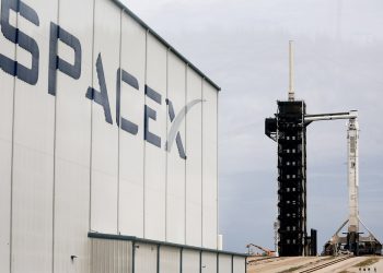 SpaceX diz aos bancos que não mudará preço de seu IPO de US$135 por ação