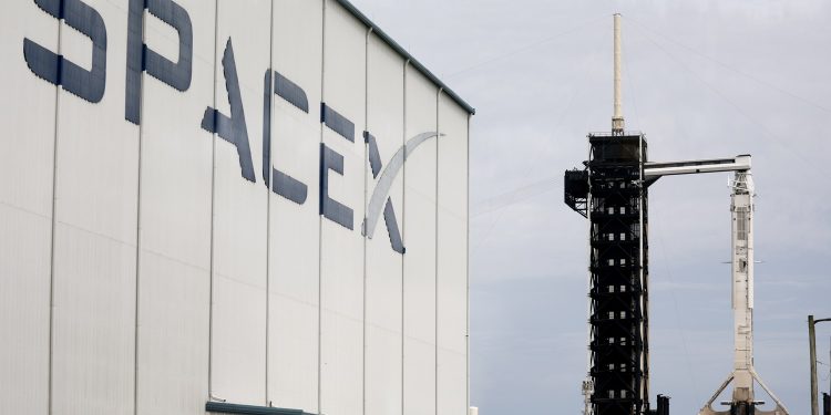 SpaceX diz aos bancos que não mudará preço de seu IPO de US$135 por ação
